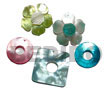 5 pcs. colored hammershell pendants