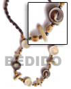 4-5 mm pukalet black necklace